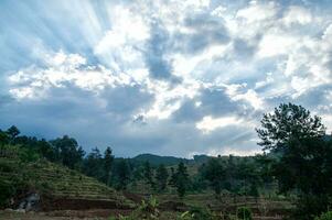 visie van de hellingen van monteren Arjuno, pandaan Indonesië foto