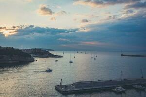 mooi zonsondergang in de baai van Marseille foto