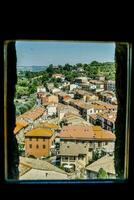 visie van de venster van de oud stad- van san Giovanni Avellino, Italië foto