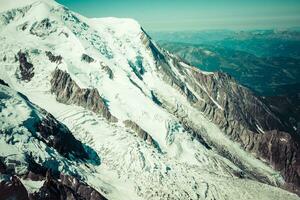 bazen gletsjer van de top van de aiguille du midi in de maand blanc massief. foto