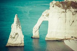 de beroemd kliffen Bij etretat in Normandië, Frankrijk foto