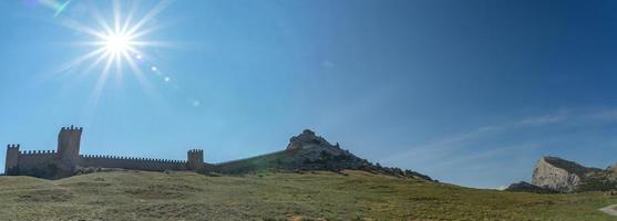 genuese vesting in sudak, republiek krim, rusland. foto