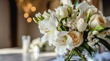 ai gegenereerd mooi luxe bruiloft bloemen centerpieces bloem boeket in een vaas of pot Aan de bruiloft tafel of net zo een decoratie in een romantisch avondeten of bruiloft tafel ontvangst. kopiëren ruimte. foto