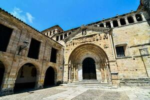 de binnenplaats van de kathedraal van san jeronimo de la frontera foto