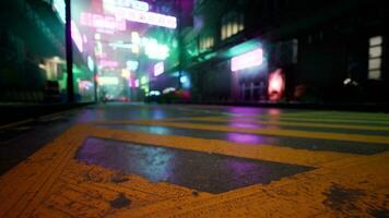 een stad straat Bij nacht met neon lichten foto