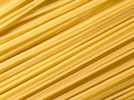 rauw Italiaans spaghetti pasta structuur foto