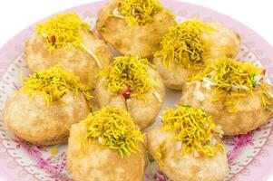 Indisch pittig chaat item sev puri foto