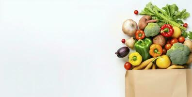 ai gegenereerd gezond voedsel in papier zak groenten en fruit Aan wit achtergrond. ai gegenereerd foto