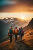 ai gegenereerd groep van wandelaars wandelen in de bergen Bij zonsondergang. reizen en avontuur concept, ai generatief. foto