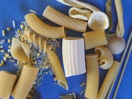 traditionele Italiaanse pasta met kopieerruimte foto