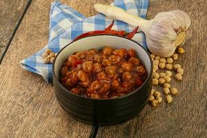 gebakken kikkererwten met tomaat saus foto