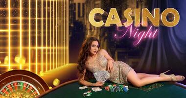 vrouw in gouden jurk. Holding geld, aan het liegen Aan tafel met stapels van chips, kaarten Aan het. kleurrijk achtergrond, neon inscripties casino nacht. poker foto