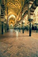 la mezquita kathedraal in Cordoba, Spanje. de kathedraal was gebouwd binnen van de voormalig Super goed moskee. foto