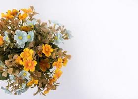 kunstmatige bloemboeket decoratie, kopieer ruimte achtergrond foto