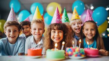 ai gegenereerd een groep van glimlachen kinderen vervelend partij hoeden en Holding kleurrijk ballonnen, met een verjaardag taart foto