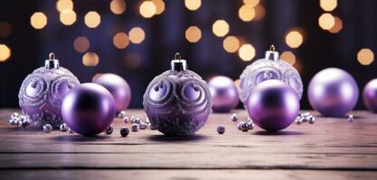 ai gegenereerd een Purper Kerstmis boom met Purper ornamenten Aan een houten tafel, foto