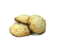 kokosnoot koekjes, geïsoleerd Aan wit achtergrond. banketbakkerij concept. foto