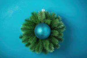 ai gegenereerd vlak leggen samenstelling met Kerstmis boom Spar takken en feestelijk decor speelgoed- bal Aan kleur achtergrond foto