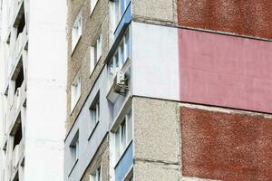 gebouw facade vernieuwing, huis wederopbouw, reparatie. foto