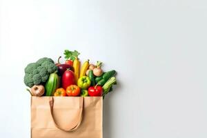 ai gegenereerd levering gezond voedsel achtergrond. veganistisch vegetarisch voedsel in papier zak groenten en fruit Aan wit, kopiëren ruimte, banner.kruidenier boodschappen doen voedsel supermarkt en schoon veganistisch aan het eten concept. foto