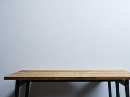 ai gegenereerd leeg houten tafel Aan de wit achtergrond dichtbij omhoog visie. hoog kwaliteit foto