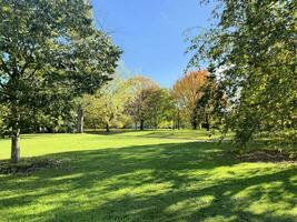 een visie van een park in Londen tonen de herfst kleuren foto