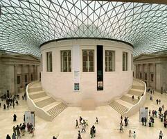 Londen in de uk Aan 18 augustus 2023. een visie van een exposeren in de Brits museum foto