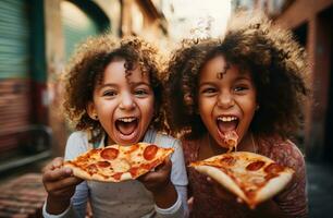 ai gegenereerd twee meisjes Holding plakjes van pizza foto