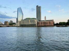 uitzicht op de rivier de Theems in londen foto