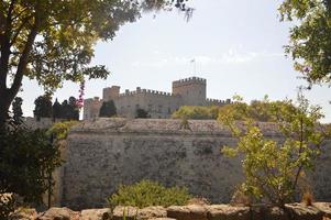 architectuur van de oude stad op rhodos in griekenland foto