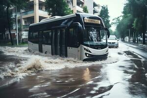 ai gegenereerd een stad bus schijven langs een stad straat overstroomd net zo een resultaat van een overstroming of storm. foto
