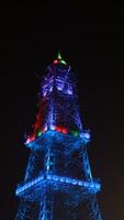 de limbo toren Bij nacht. gorontalo regentschap icoon foto