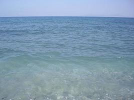 Egeïsche zeewatertextuur in griekenland