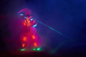 lasershow performance, dansers in led pakken met led lamp, zeer mooie nachtclub performance, party foto