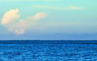 tropisch caraïben zee panorama visie naar cozumel eiland stadsgezicht Mexico. foto
