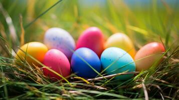 ai gegenereerd kleurrijk Pasen eieren verspreide in weelderig groen gras. generatief ai foto