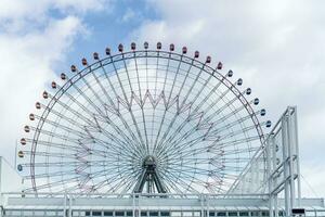 gewonnen cirkel ferris wiel amusement park foto