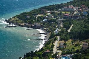 bovenaanzicht van het zeegezicht in Simeiz, Crimea foto