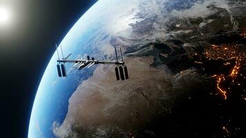 Internationale ruimte station in een baan om de aarde de aarde gedurende zon drijft. drijvend ruimteschip in de universum, shuttle in atmosfeer. afbeeldingen van nasa. weergegeven 3d illustratie foto