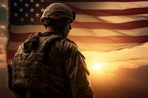 ai gegenereerd een soldaat is Holding een Amerikaans vlag terwijl op zoek Bij zonsondergang foto