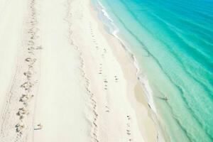 ai gegenereerd antenne visie van de tropisch strand en oceaan. pro foto