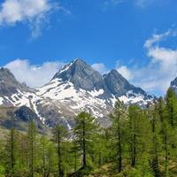 de berg van de diavolo di tenda op de orobie-alpen in de brembana-vallei foto