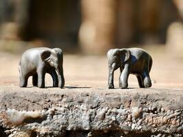 olifant standbeeld, standbeeld - houten olifant standbeeld foto