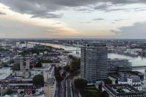 visie van Keulen en Rijn rivier- van Keulen driehoek foto