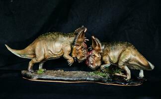 pachyrhinosaurus dinosaurus in de donker foto