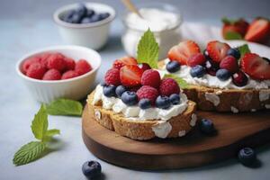 ai gegenereerd vers ontbijt met bosbes, aardbei, framboos Ricotta rogge boterhammen. ai gegenereerd foto