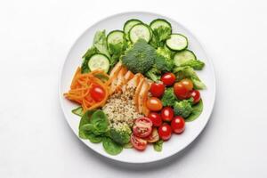 ai gegenereerd salade met quinoa, spinazie, broccoli, tomaten, komkommers en wortels. ai gegenereerd foto