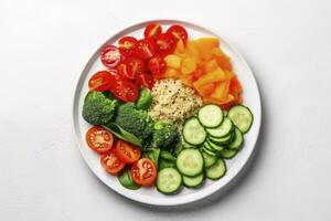 ai gegenereerd salade met quinoa, spinazie, broccoli, tomaten, komkommers en wortels. ai gegenereerd foto