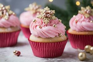 ai gegenereerd Kerstmis cupcakes of muffins met roze room, over- de Spar boom takken achtergrond. foto