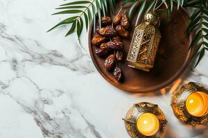 ai gegenereerd top visie Ramadan kareem model. bronzen bord met datums fruit, olijf- takken, gloeiend wit marmeren tafel. foto